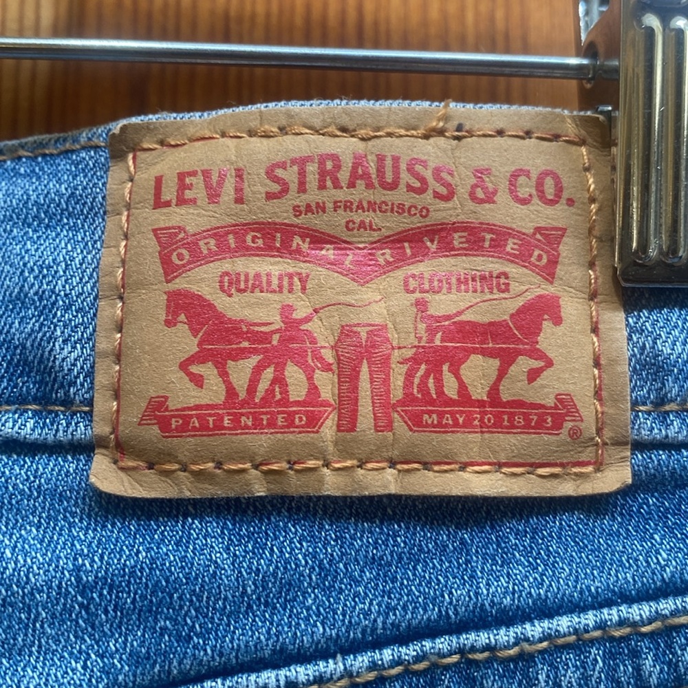 Womens Levi’s Jean Shorts hemmed /  Size 30/size 10 - Picture 10 of 11